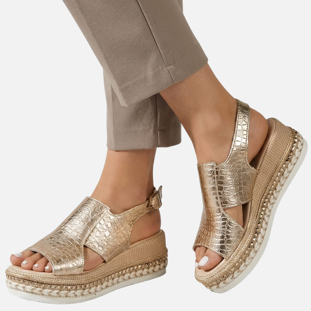Women's wedge sandals with open toe – metallic finish with strap closure