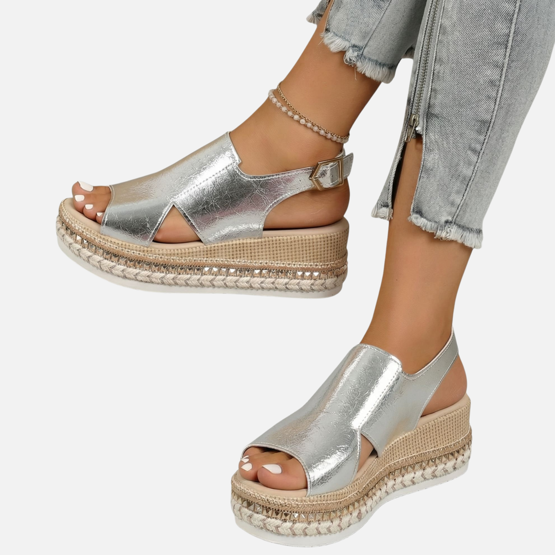 Women's wedge sandals with open toe – metallic finish with strap closure