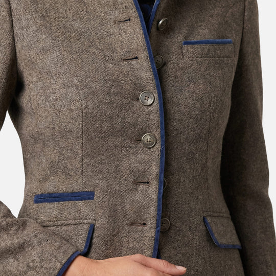 Γυναικείο στενό σακάκι από ελαφρύ μείγμα μαλλιού – Κούμπωμα με πολλαπλά κουμπιά