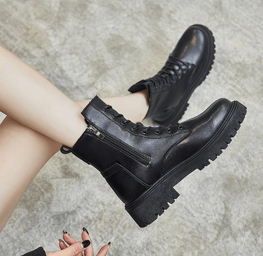 Schwarze-Leder-Winterstiefel-Stylisch.png