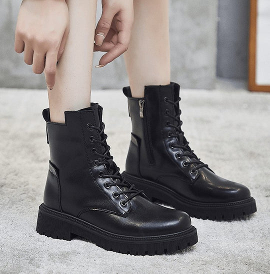 Schwarze-Leder-Winterstiefel-Stylisch-7.png