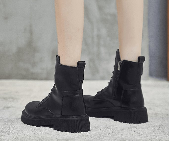 Schwarze-Leder-Winterstiefel-Stylisch-8.png