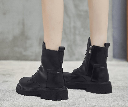 Schwarze-Leder-Winterstiefel-Stylisch-8.png