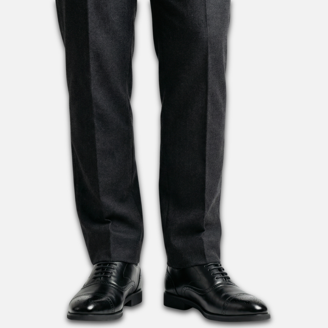 Classic men's business shoes with brogue pattern – perforated toe cap