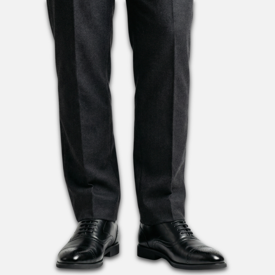 Classic men's business shoes with brogue pattern – perforated toe cap