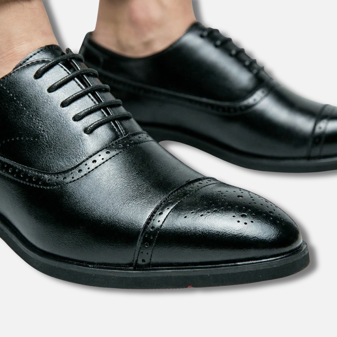 Classic men's business shoes with brogue pattern – perforated toe cap