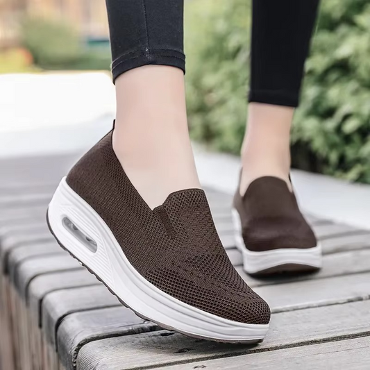 Slip-On Plateauschuhe Damen – Strukturiertes Obermaterial & Erhöhte Sohle