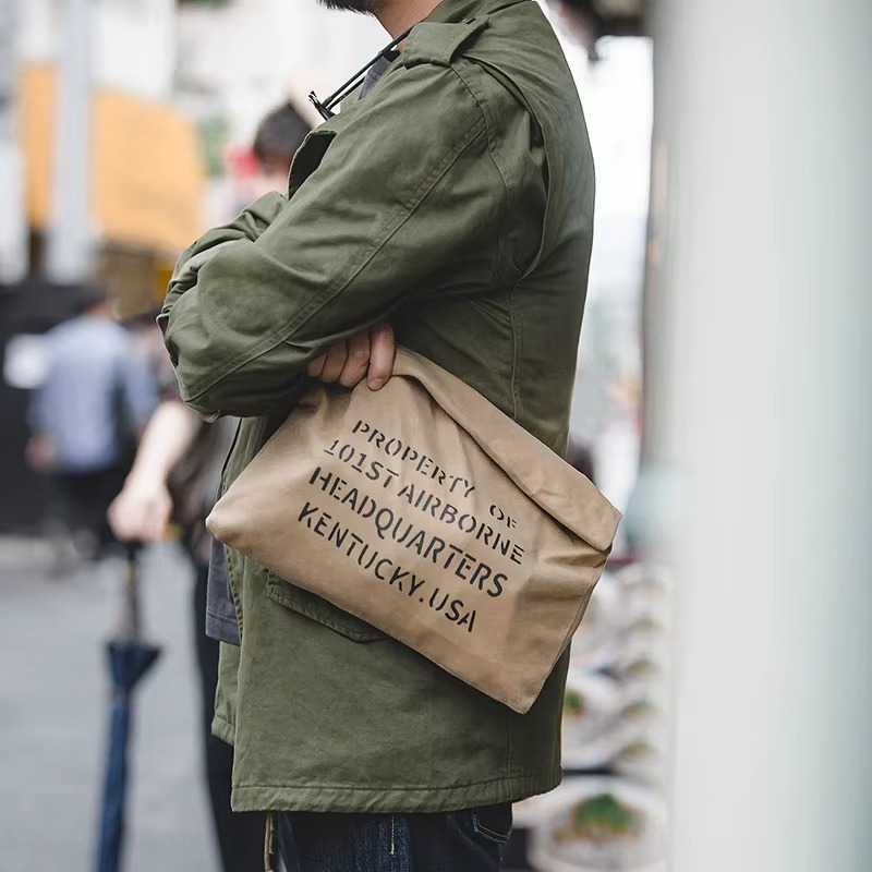 Übergangsjacke Herren mit funktionalen Einzelheiten