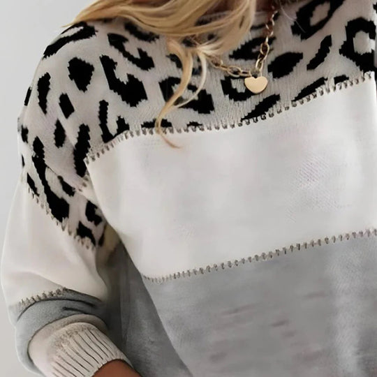 Image of Damen Color Block Animal Print Pullover