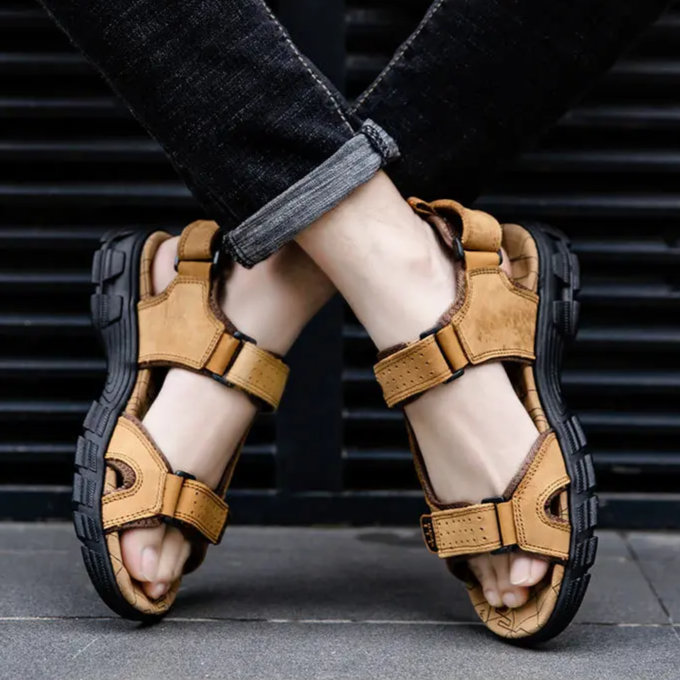 Herren Sandalen Mit Offener Spitze Und Strukturierter Sohle